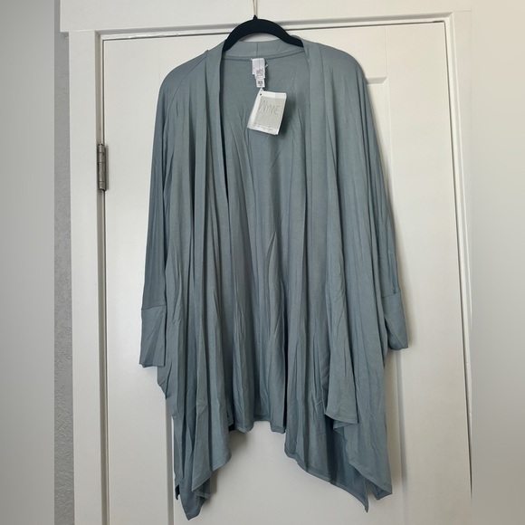 Jackets & Blazers - NWT Wynne Layers Thin Cardigan in XL